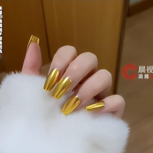芒果体育登录入口-女子用20g黄金打造新年美甲，称用自己穿戴甲定做的，最新回应：是真金，过年就要装一把